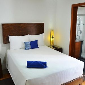 Habitación Estándar con Cama Queen
